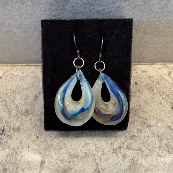 Tear drop glass earrings blue/wite/gold - Picture 3 of 5